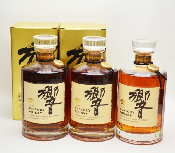 サントリー 響 17年 年数表記なし 裏ゴールドラベル 700ml 43% SUNTORY WHISKY HIBIKI 買取 しました！